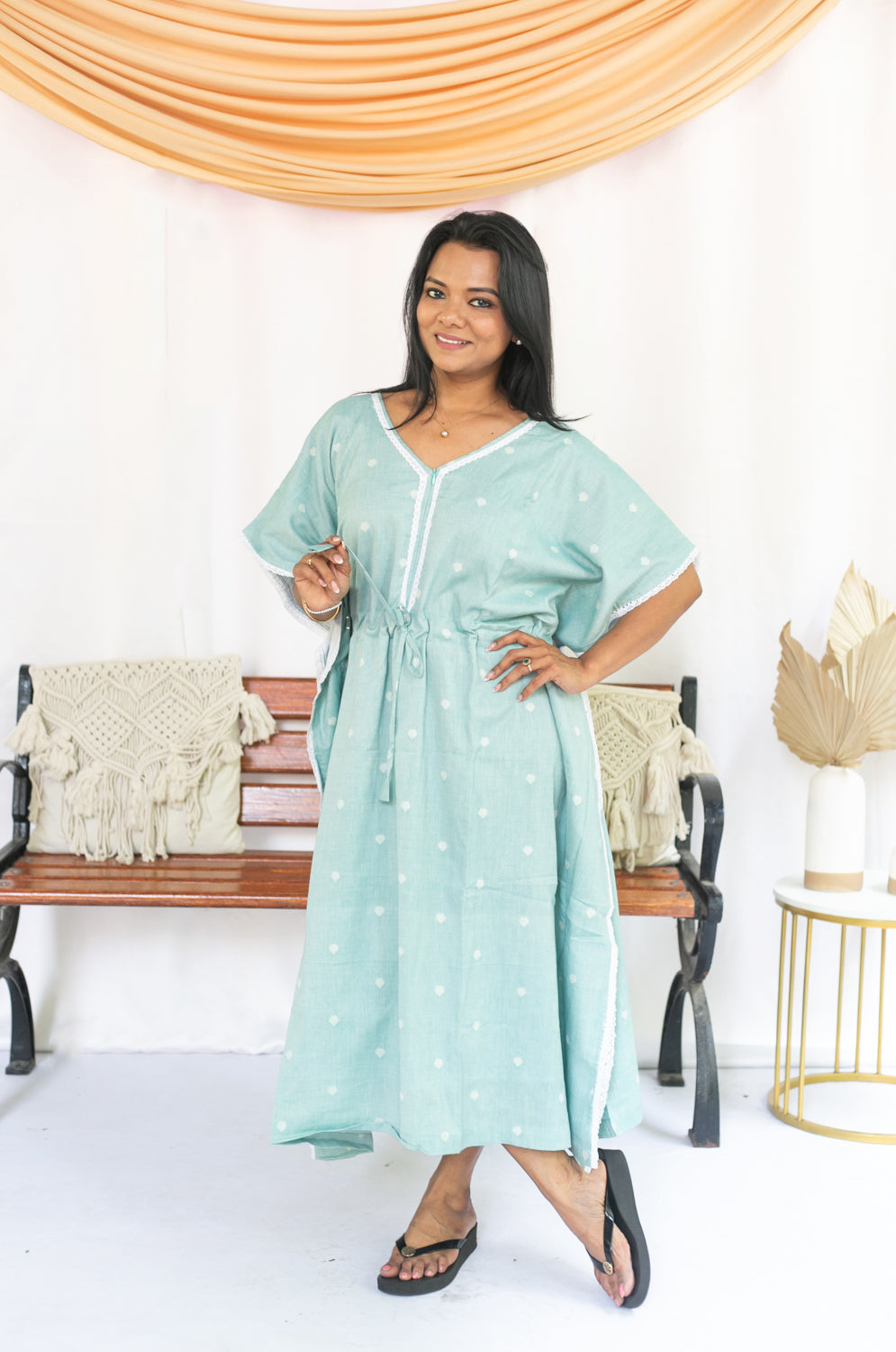 Hearty sage Feeding kaftan