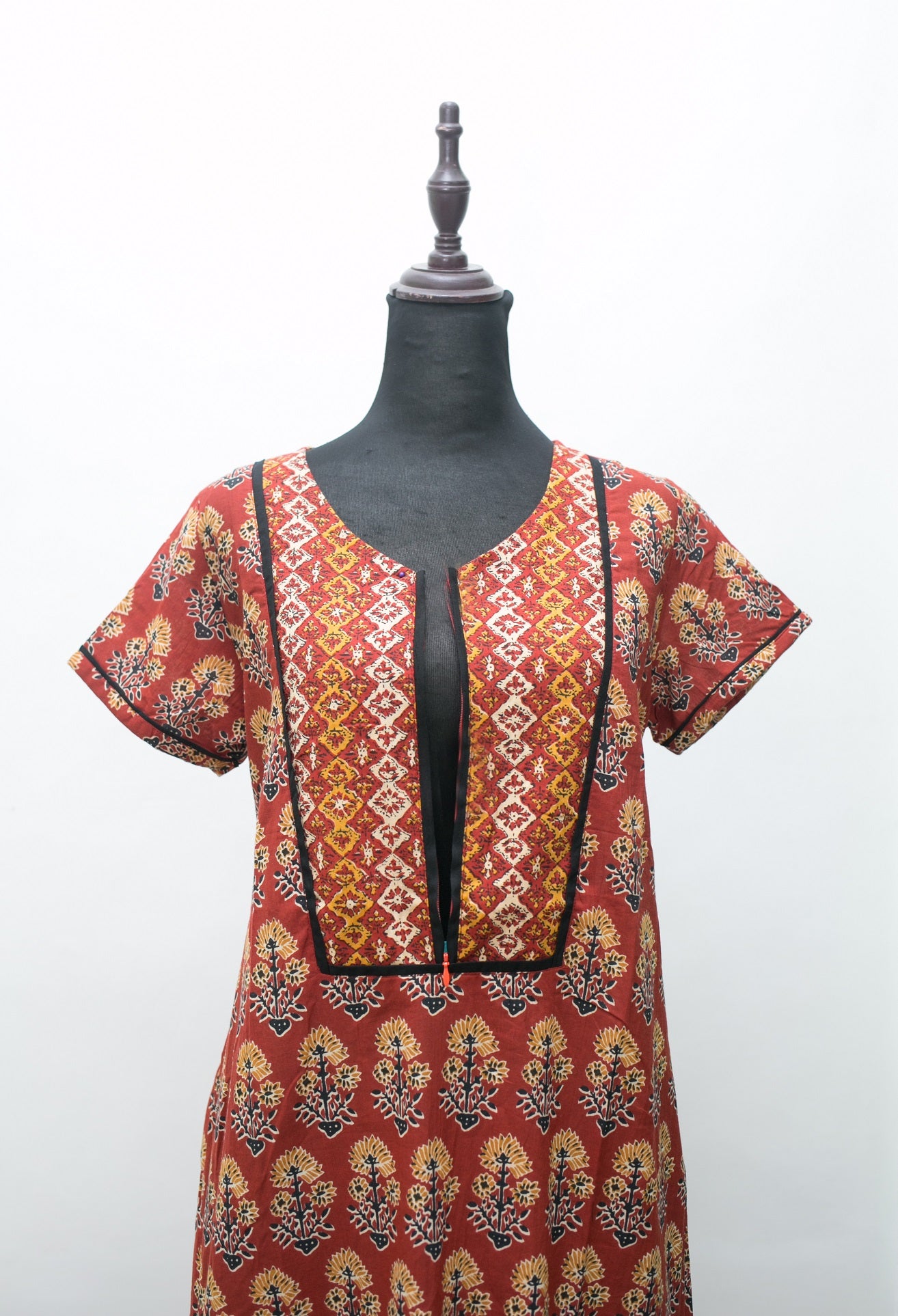 Red Poppy Center zips