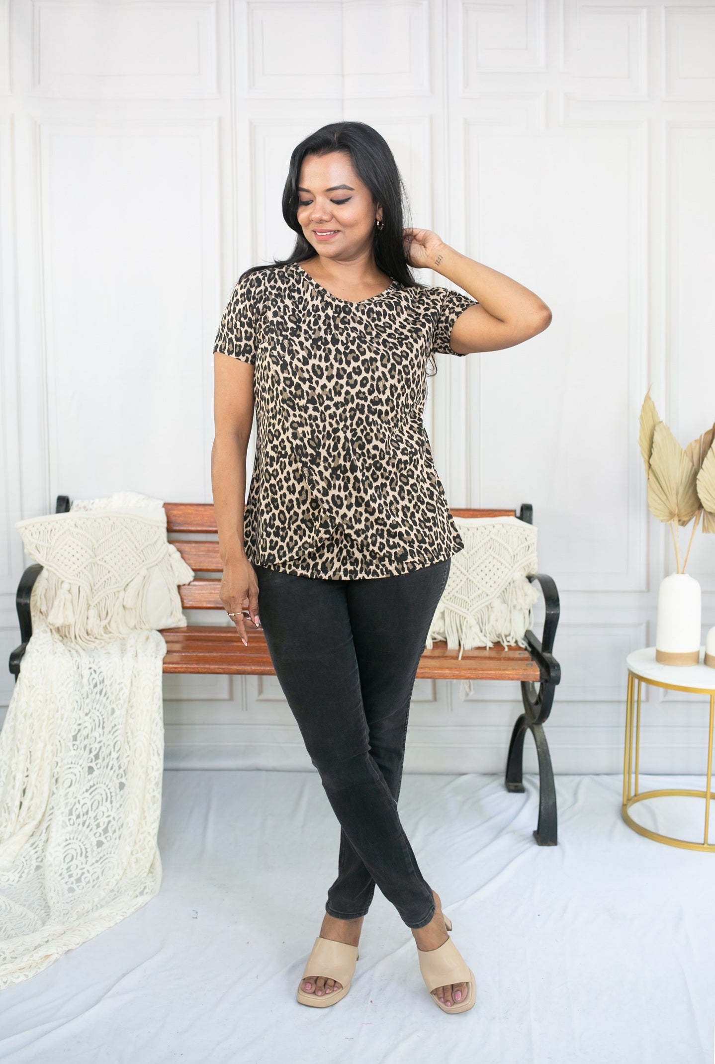 The Roar zipless Feeding T-Shirt