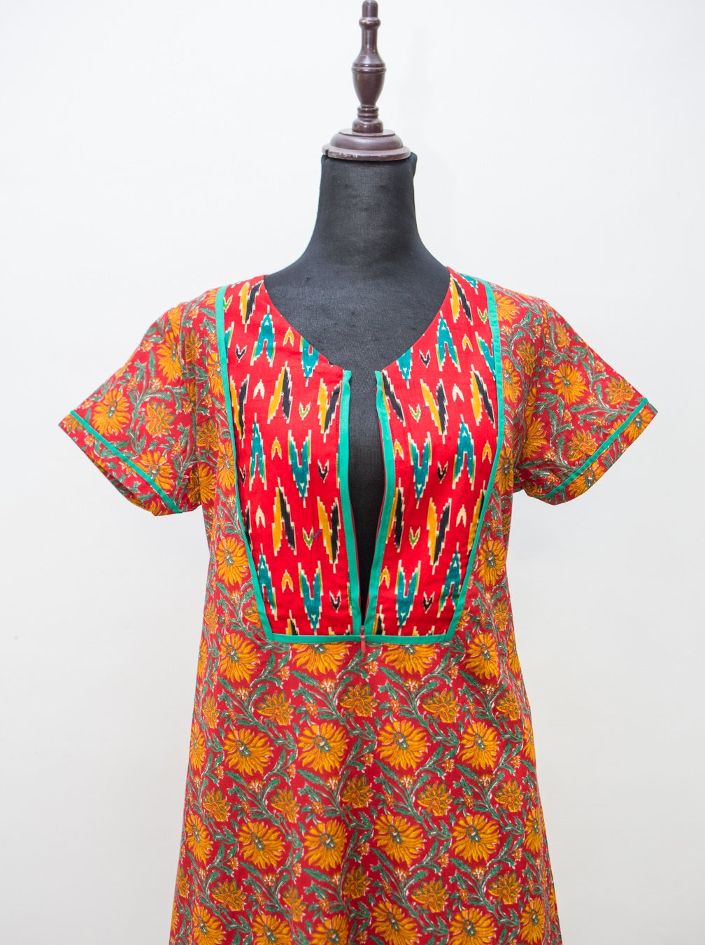 DAY LILY CENTER ZIPS