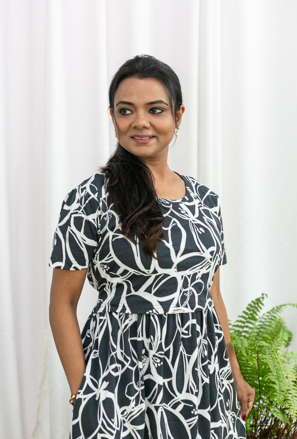 WHITE SWIRL ZIPLESS FROCK