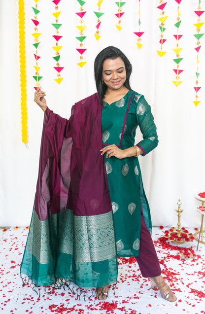 Mayil Iragu Maternity Feeding salwar Set