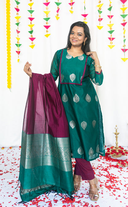 Mayil Iragu Maternity Feeding salwar Set