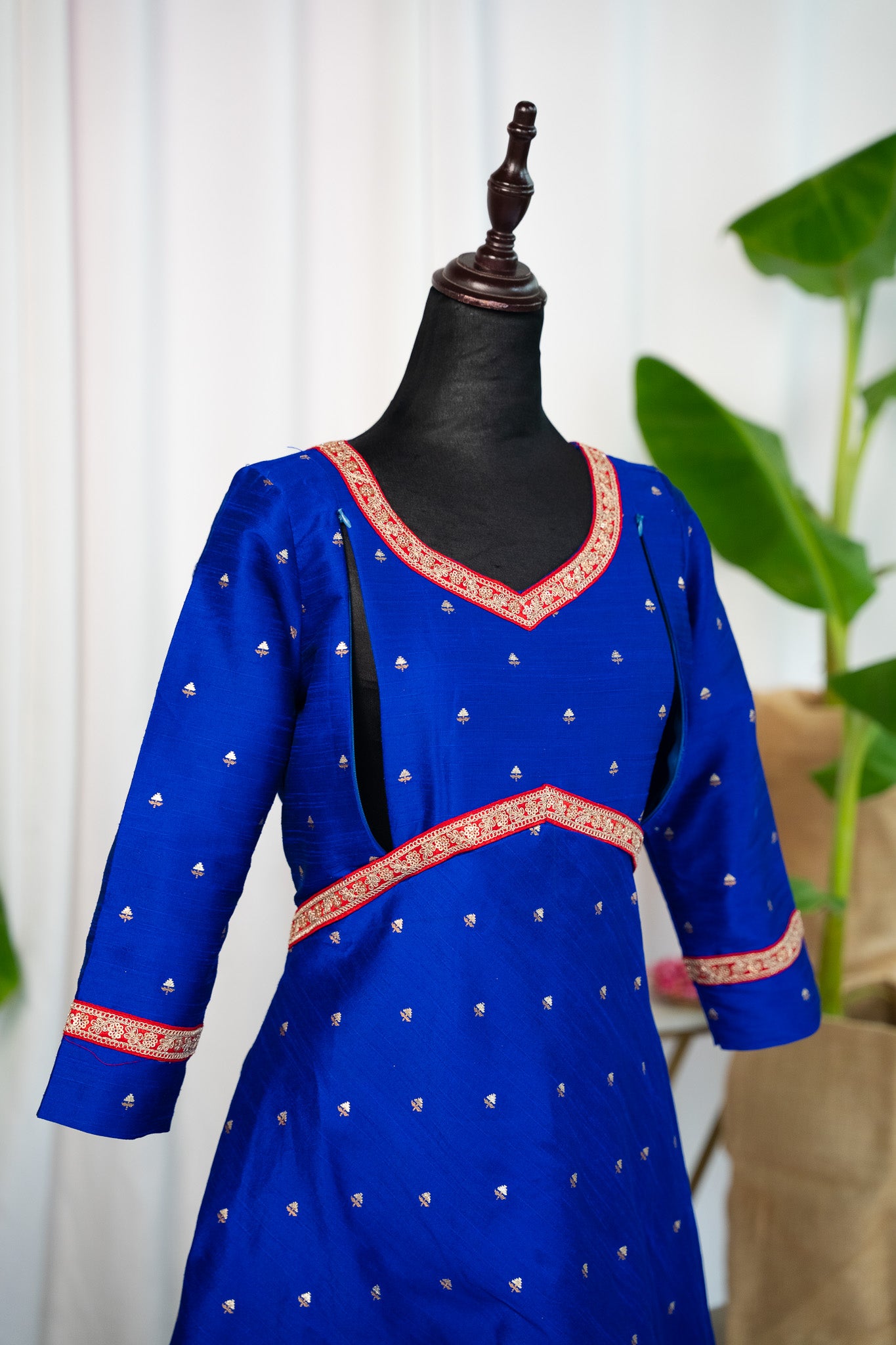 Diya - Maharani Feeding Maxi