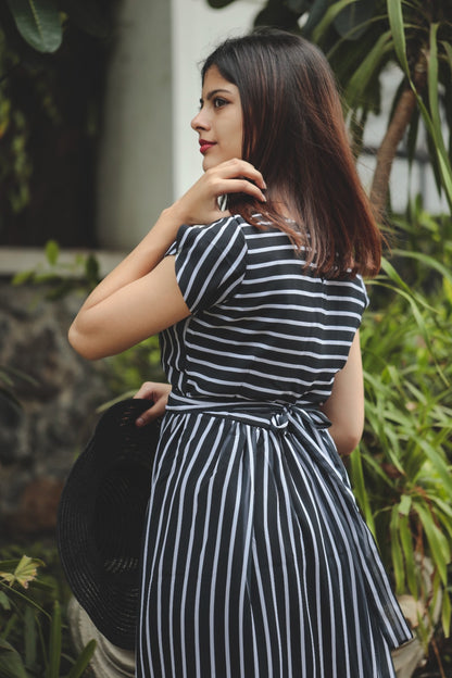 Monochrome Maternity Feeding Dress