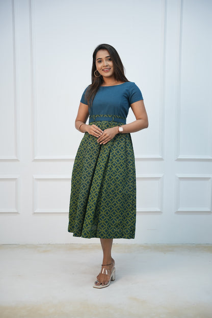 Green Vibe Maternity Feeding Dress