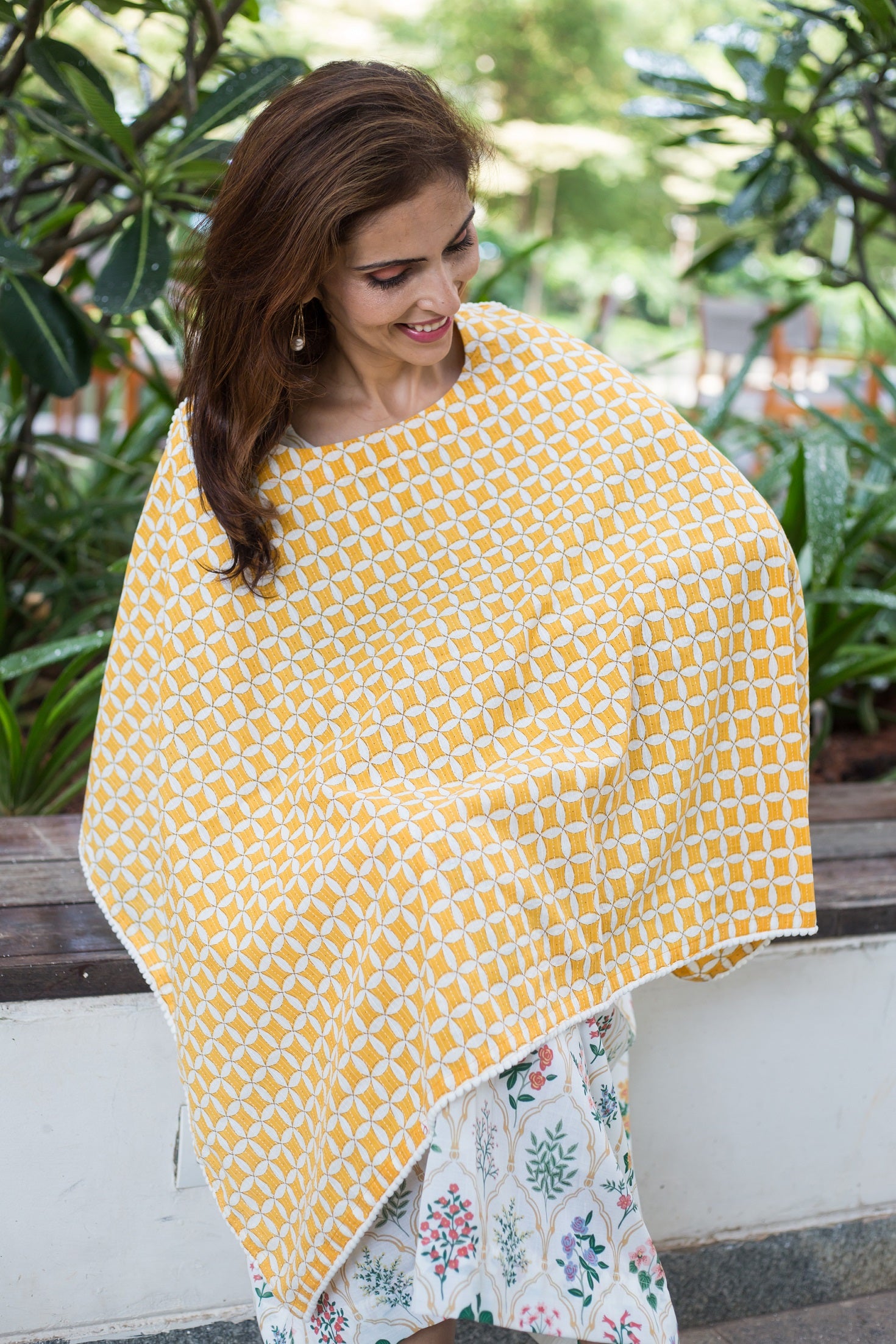 Liquid Gold Feeding Apron YELLOW